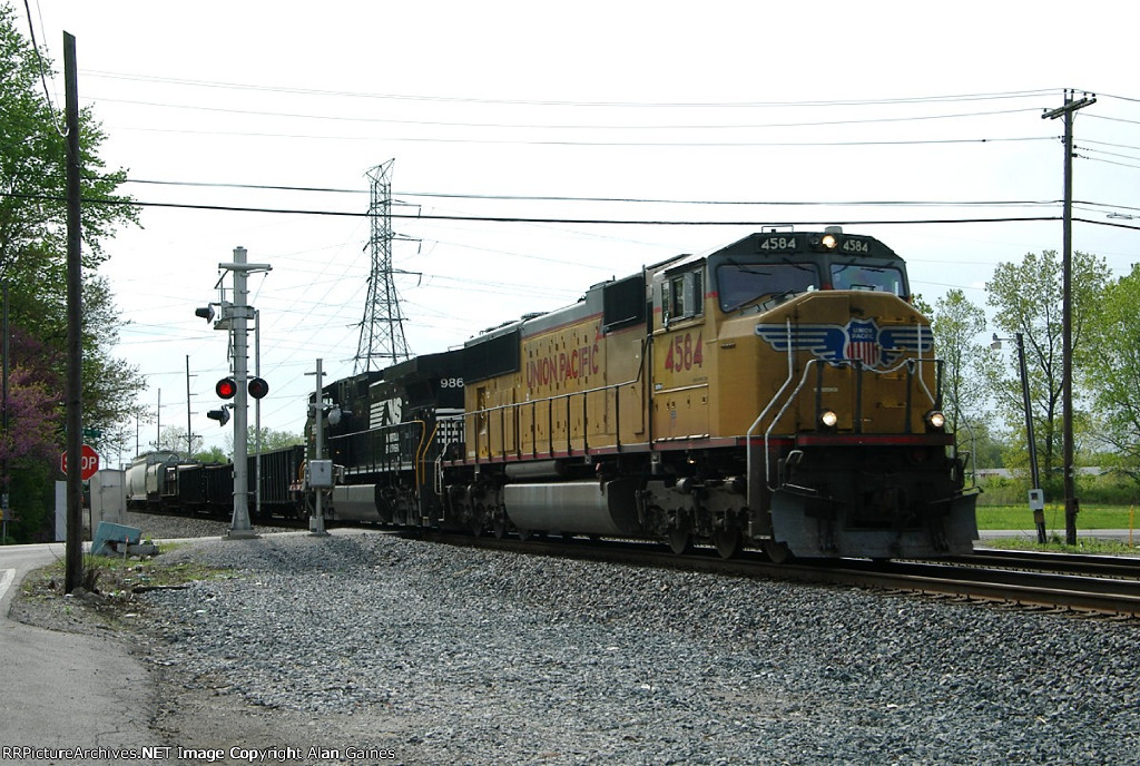 CSX SD70MAC 4584